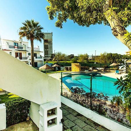 لاغوس B20 - Sun And Pool Apartment المظهر الخارجي الصورة
