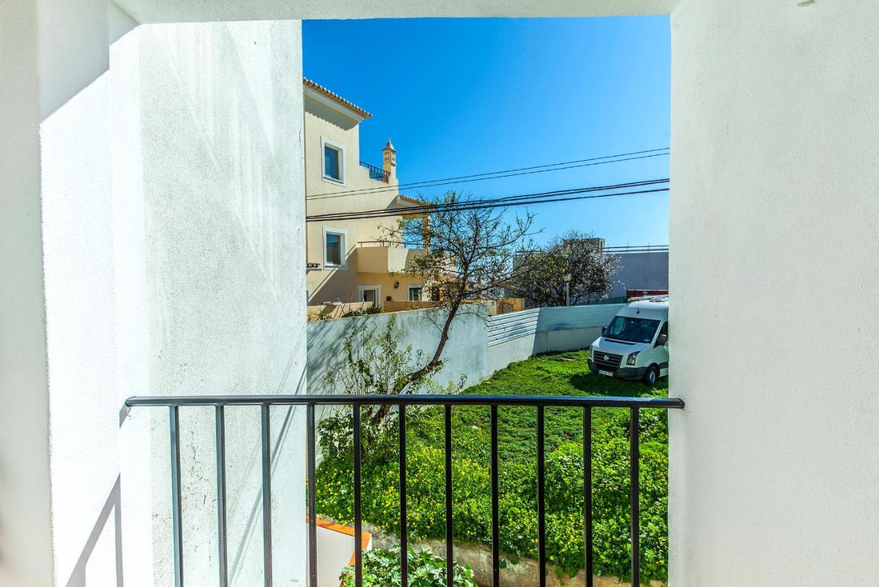 لاغوس B20 - Sun And Pool Apartment المظهر الخارجي الصورة