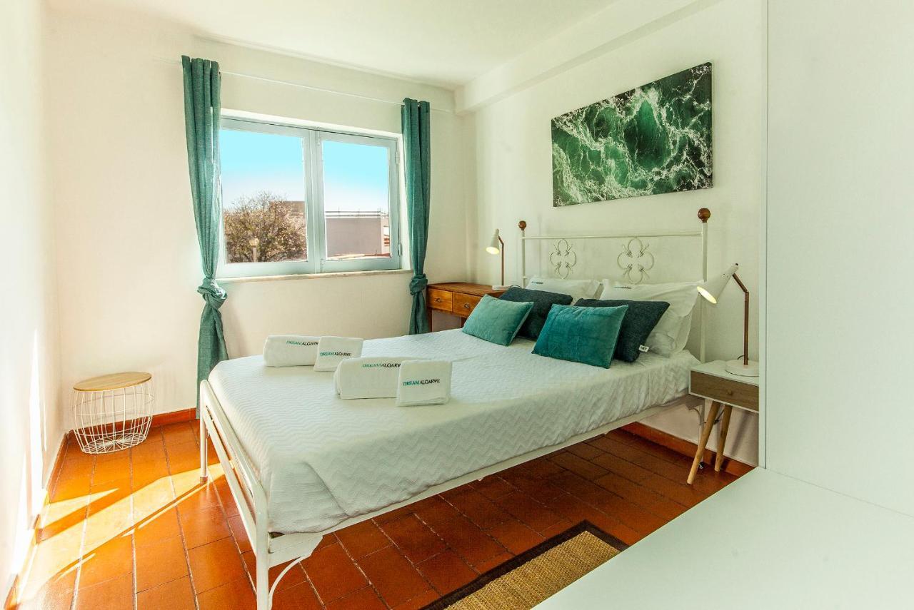 لاغوس B20 - Sun And Pool Apartment المظهر الخارجي الصورة